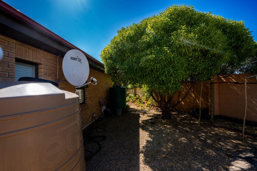 4 Bedroom Property for Sale in Myburgh Park Fase 2 Western Cape